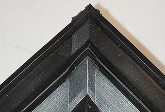 corner in anchored gasket